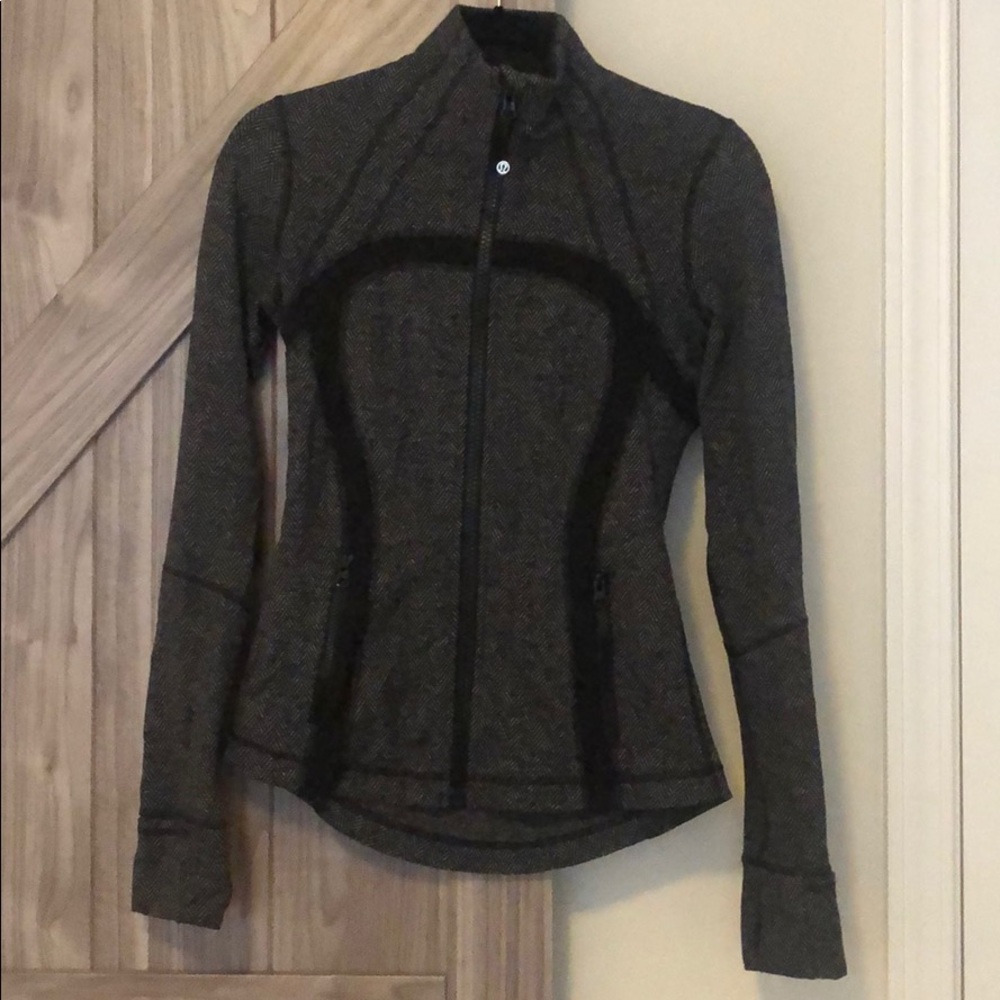 Lululemon jacket size 6